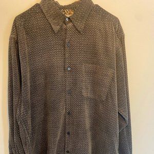 VINTAGE PATTERNED BUTTON-UP SHIRT
